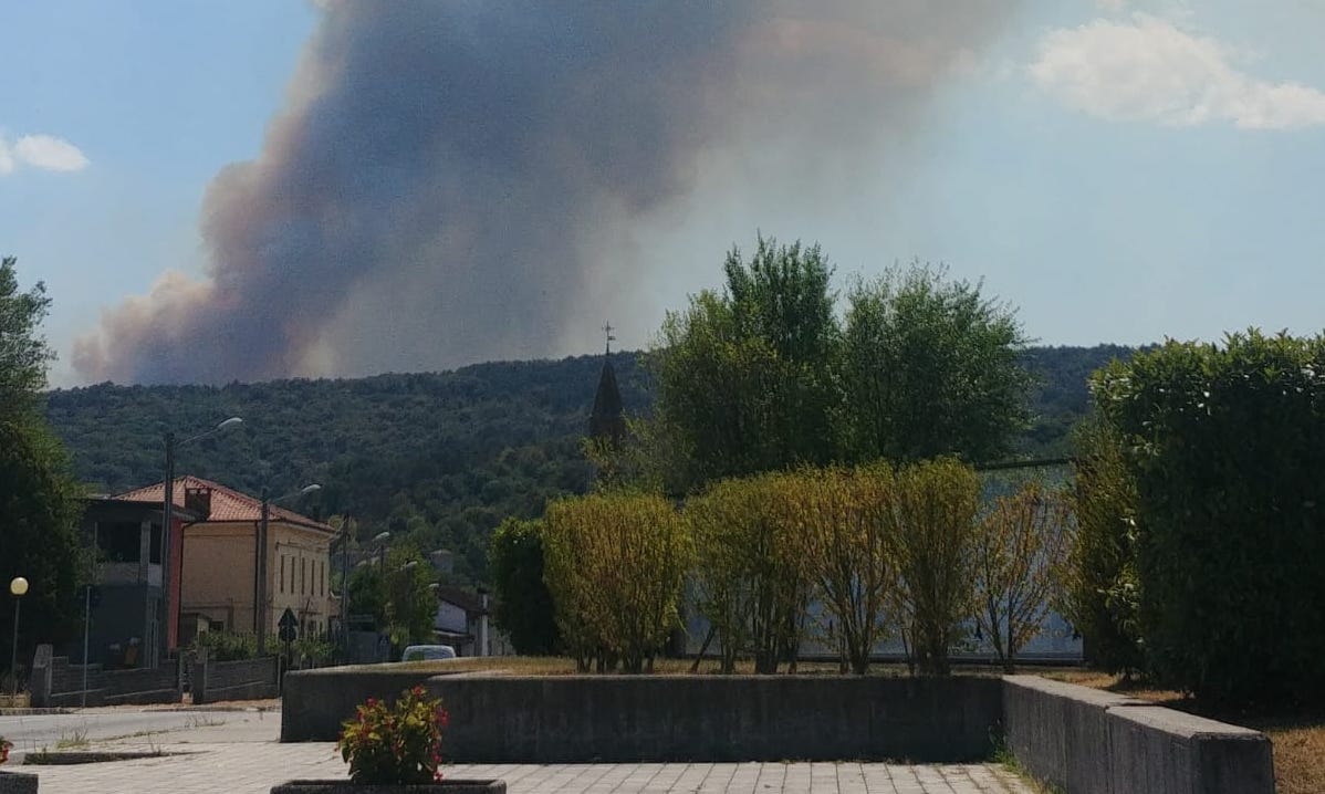 Immagine per Incendi: evacuate Devetachi e Marcottini, rischio a Gabria superiore